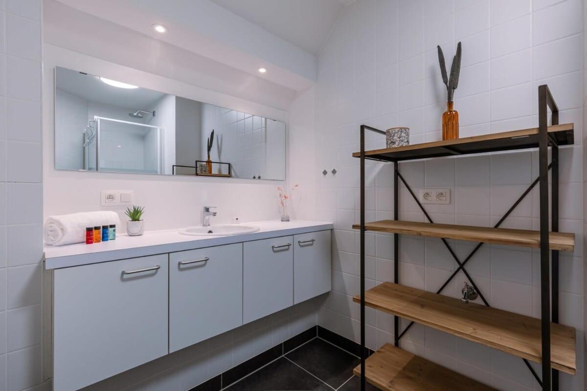 Huswell - Centrally Located With Sunny Terrace *