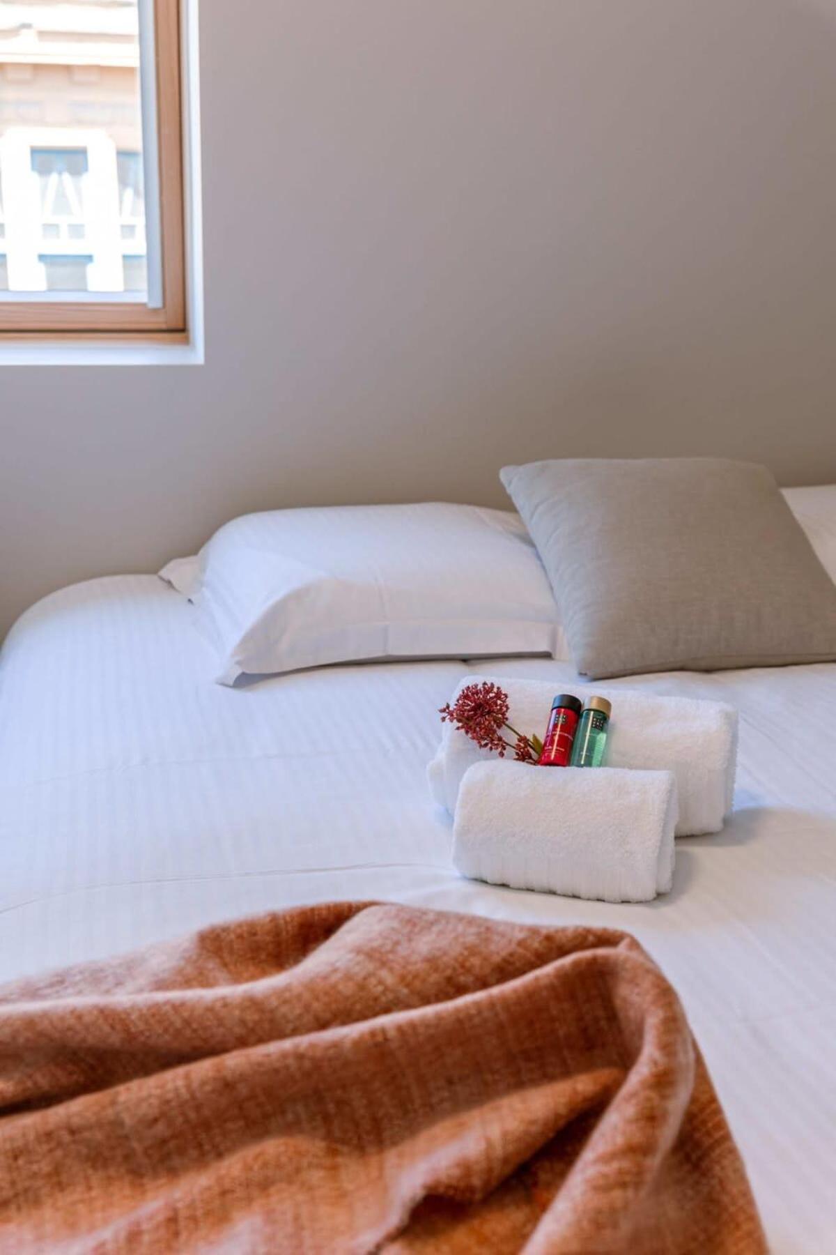 Huswell - Centrally Located With Sunny Terrace *
